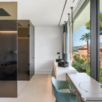 Semi-detached villa with panoramic sea views in the heart of Nueva Andalucía, Marbella Picture 26