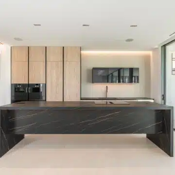 Modern Semi-Detached villa with rooftop pool in Nueva Andalucia, Marbella Picture 5