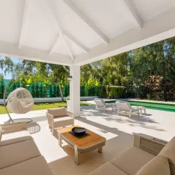 Luxury five bedroom villa within the prestigious Golf Valley of La Cerquilla, Nueva Andalucía Picture 33