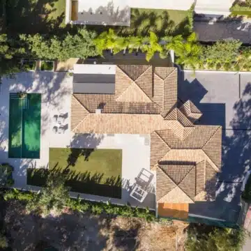 Luxury five bedroom villa within the prestigious Golf Valley of La Cerquilla, Nueva Andalucía Picture 35