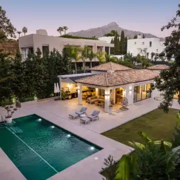 Luxury five bedroom villa within the prestigious Golf Valley of La Cerquilla, Nueva Andalucía Picture 42