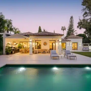 Luxury five bedroom villa within the prestigious Golf Valley of La Cerquilla, Nueva Andalucía Picture 43