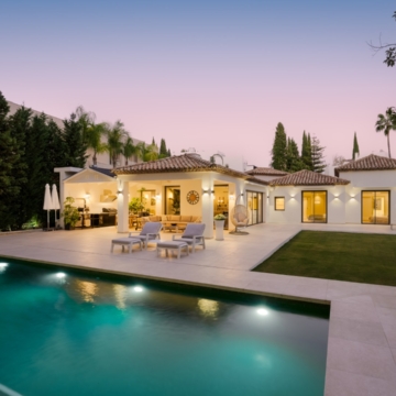 Luxury five bedroom villa within the prestigious Golf Valley of La Cerquilla, Nueva Andalucía Picture 45