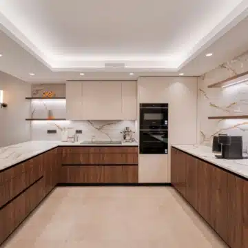 Luxury five bedroom villa within the prestigious Golf Valley of La Cerquilla, Nueva Andalucía Picture 5