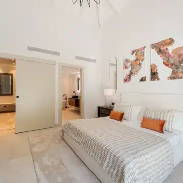 Luxury five bedroom villa within the prestigious Golf Valley of La Cerquilla, Nueva Andalucía Picture 53