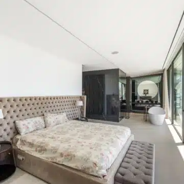 Semi-detached villa with panoramic sea views in the heart of Nueva Andalucía, Marbella Picture 5