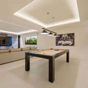 Luxury 5 bedroom villa with sleek architecture in Linda Vista Baja, San Pedro de Alcántara Picture 23