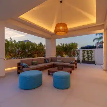 Luxury 5 bedroom villa with sleek architecture in Linda Vista Baja, San Pedro de Alcántara Picture 35