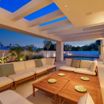 Luxury 5 bedroom villa with sleek architecture in Linda Vista Baja, San Pedro de Alcántara Picture 41