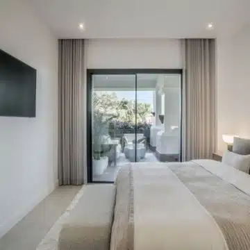 Three bedroom apartment located near the Sierra Blanca mountain range in the prestigious Altos Reales Picture 21