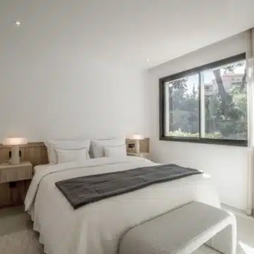 Three bedroom apartment located near the Sierra Blanca mountain range in the prestigious Altos Reales Picture 18