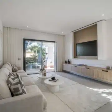 Three bedroom apartment located near the Sierra Blanca mountain range in the prestigious Altos Reales Picture 24