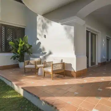 Three bedroom apartment located near the Sierra Blanca mountain range in the prestigious Altos Reales Picture 2