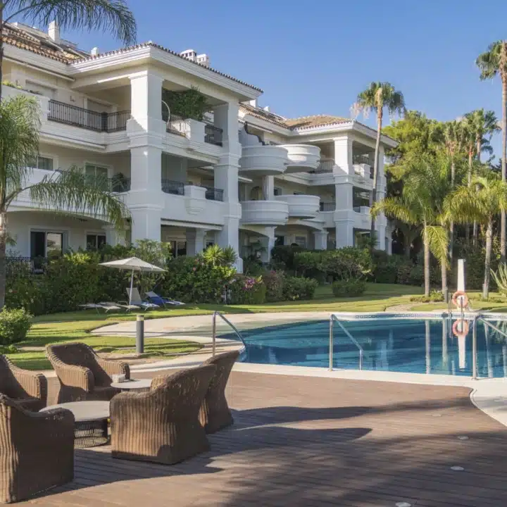 Three bedroom apartment located near the Sierra Blanca mountain range in the prestigious Altos Reales Picture