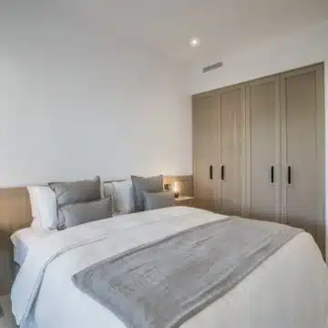 Three bedroom apartment located near the Sierra Blanca mountain range in the prestigious Altos Reales Picture 15
