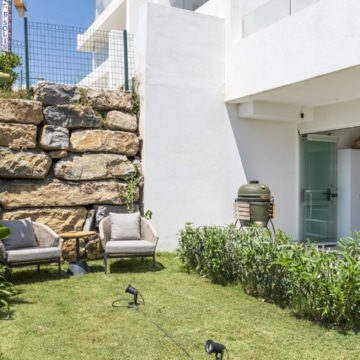 Ground-floor two bedroom apartment located in the sought-after Mirador del Golf, Estepona Picture 10