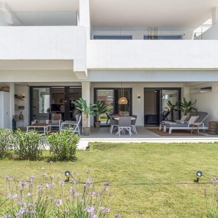 Ground-floor two bedroom apartment located in the sought-after Mirador del Golf, Estepona Picture