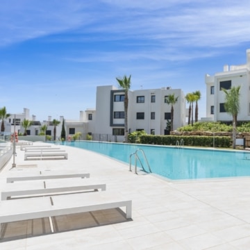 Ground-floor two bedroom apartment located in the sought-after Mirador del Golf, Estepona Picture 19