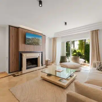 Elegant three-bedroom apartment in Montebello Hills, an exclusive private community in Sierra Blanca Picture 6