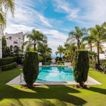 Elegant three-bedroom apartment in Montebello Hills, an exclusive private community in Sierra Blanca Picture 21