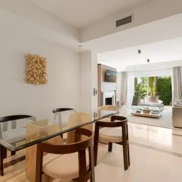 Elegant three-bedroom apartment in Montebello Hills, an exclusive private community in Sierra Blanca Picture 2