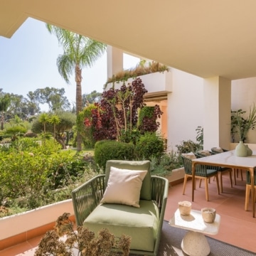 Newly renovated groundfloor apartment in the beachfront community of Bahia del Velerin, Estepona Picture 41