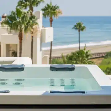Meticulously renovated beachfront penthouse that epitomizes luxury coastal living in Bahia del Velerin, Estepona Picture 1