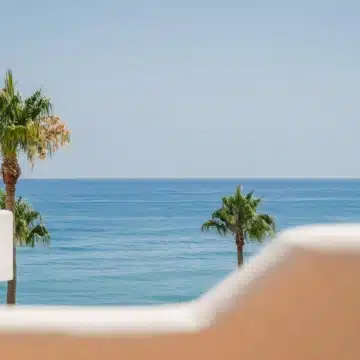 Meticulously renovated beachfront penthouse that epitomizes luxury coastal living in Bahia del Velerin, Estepona Picture 21