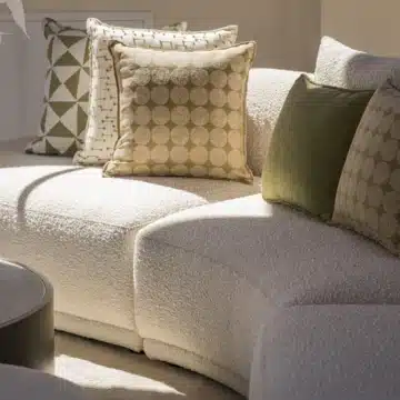 Meticulously renovated beachfront penthouse that epitomizes luxury coastal living in Bahia del Velerin, Estepona Picture 35