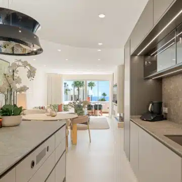 Meticulously renovated beachfront penthouse that epitomizes luxury coastal living in Bahia del Velerin, Estepona Picture 17