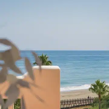 Meticulously renovated beachfront penthouse that epitomizes luxury coastal living in Bahia del Velerin, Estepona Picture 23