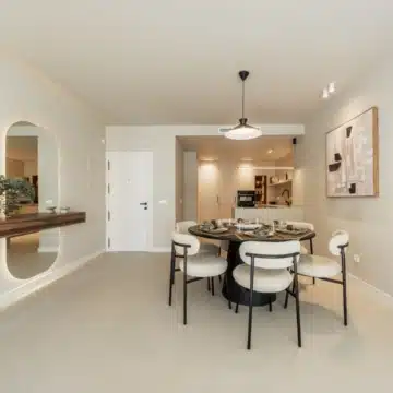 Newly renovated 3-bedroom duplex apartment in La Quinta, Benahavis Picture 13