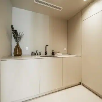 Newly renovated 3-bedroom duplex apartment in La Quinta, Benahavis Picture 16