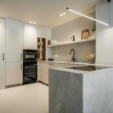 Newly renovated 3-bedroom duplex apartment in La Quinta, Benahavis Picture 2