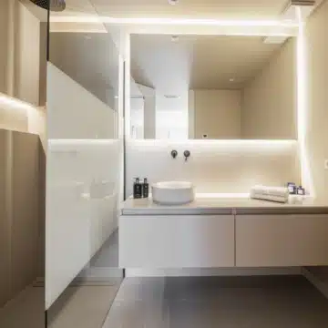 Newly renovated 3-bedroom duplex apartment in La Quinta, Benahavis Picture 10