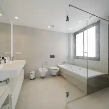 Stunning ground-floor apartment in the highly sought-after community of Azahar de Marbella, Nueva Andalucia Picture 21