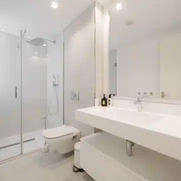 Stunning ground-floor apartment in the highly sought-after community of Azahar de Marbella, Nueva Andalucia Picture 25