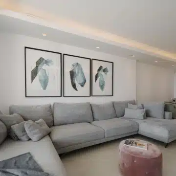 Stunning ground-floor apartment in the highly sought-after community of Azahar de Marbella, Nueva Andalucia Picture 11