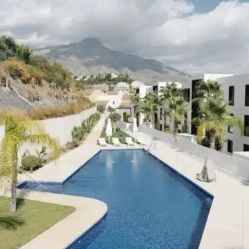 Stunning ground-floor apartment in the highly sought-after community of Azahar de Marbella, Nueva Andalucia Picture 28