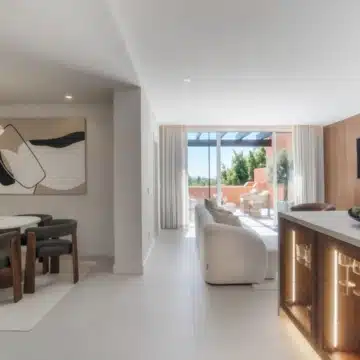 Newly renovated four bedroom duplex penthouse in Nueva Andalucia, Marbella Picture 15