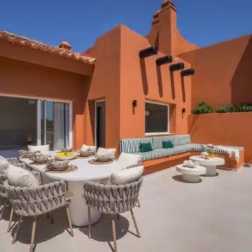 Newly renovated four bedroom duplex penthouse in Nueva Andalucia, Marbella Picture 4