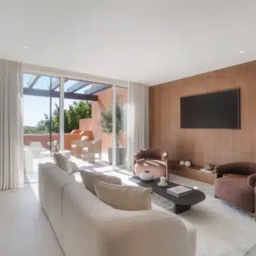 Newly renovated four bedroom duplex penthouse in Nueva Andalucia, Marbella Picture 7