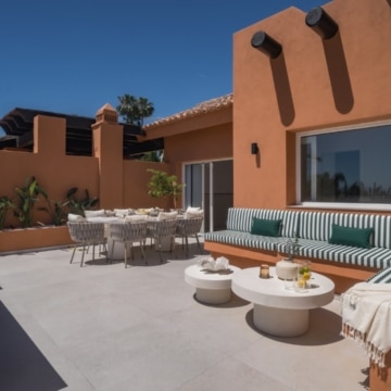 Newly renovated four bedroom duplex penthouse in Nueva Andalucia, Marbella Picture 21