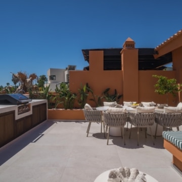 Newly renovated four bedroom duplex penthouse in Nueva Andalucia, Marbella Picture 22
