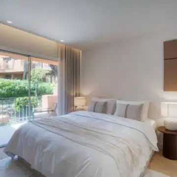 Newly renovated four bedroom duplex penthouse in Nueva Andalucia, Marbella Picture 3