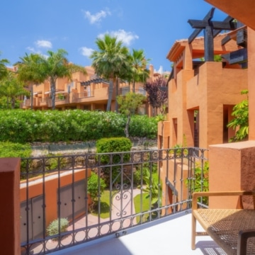 Newly renovated four bedroom duplex penthouse in Nueva Andalucia, Marbella Picture 29