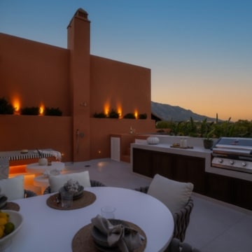 Newly renovated four bedroom duplex penthouse in Nueva Andalucia, Marbella Picture 32