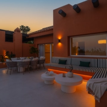 Newly renovated four bedroom duplex penthouse in Nueva Andalucia, Marbella Picture 33