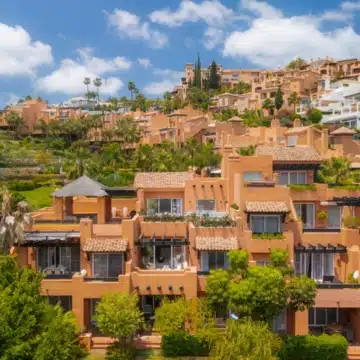 Newly renovated four bedroom duplex penthouse in Nueva Andalucia, Marbella Picture 39