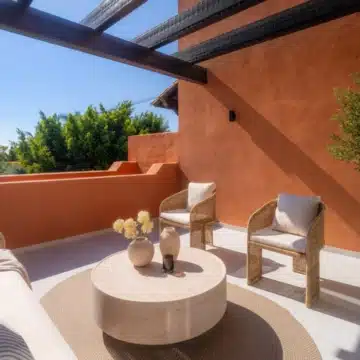 Newly renovated four bedroom duplex penthouse in Nueva Andalucia, Marbella Picture 9